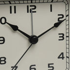 Petit Réveil Carré Chic