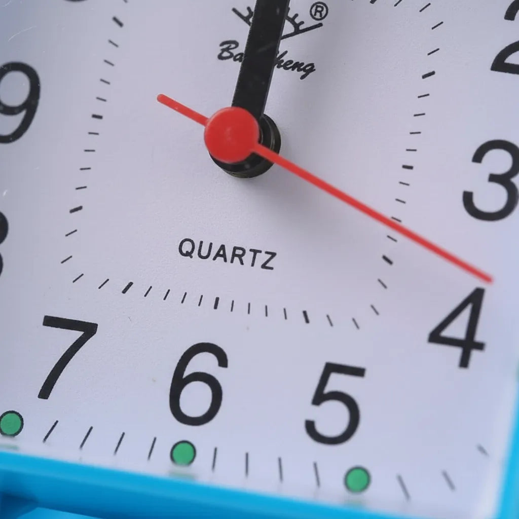 Petit Réveil de Voyage Ancien