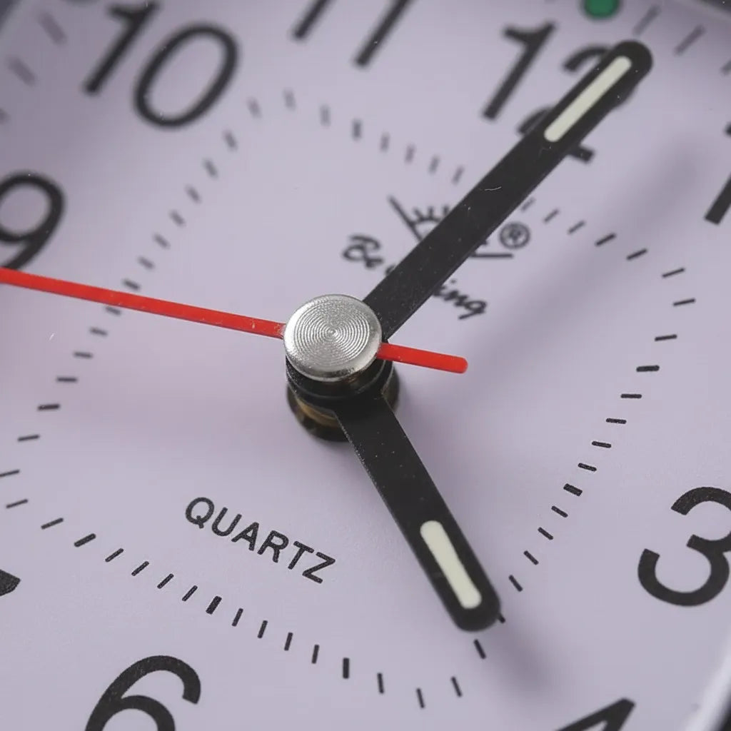 Petit Réveil de Voyage Ancien