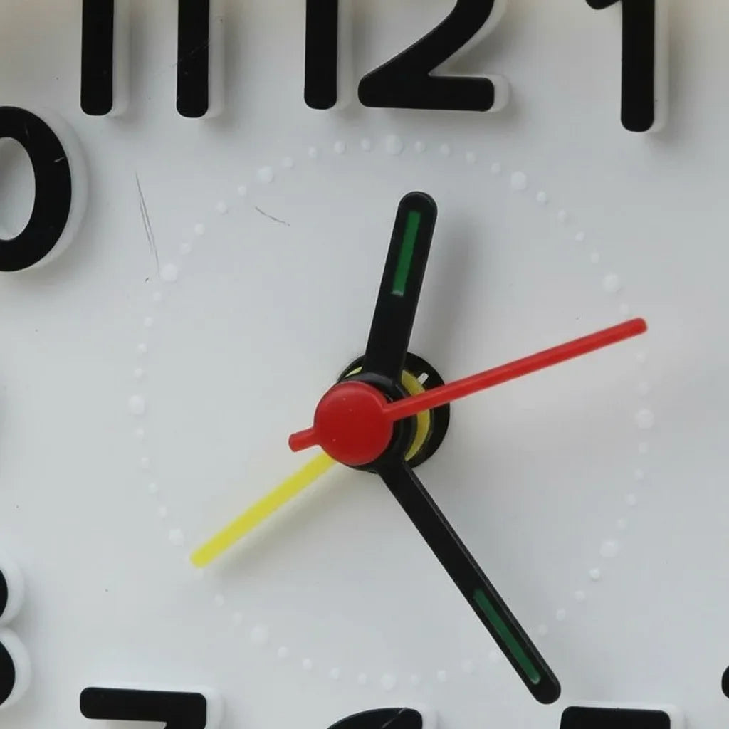 Réveil à Pile Sans Tic Tac Compact