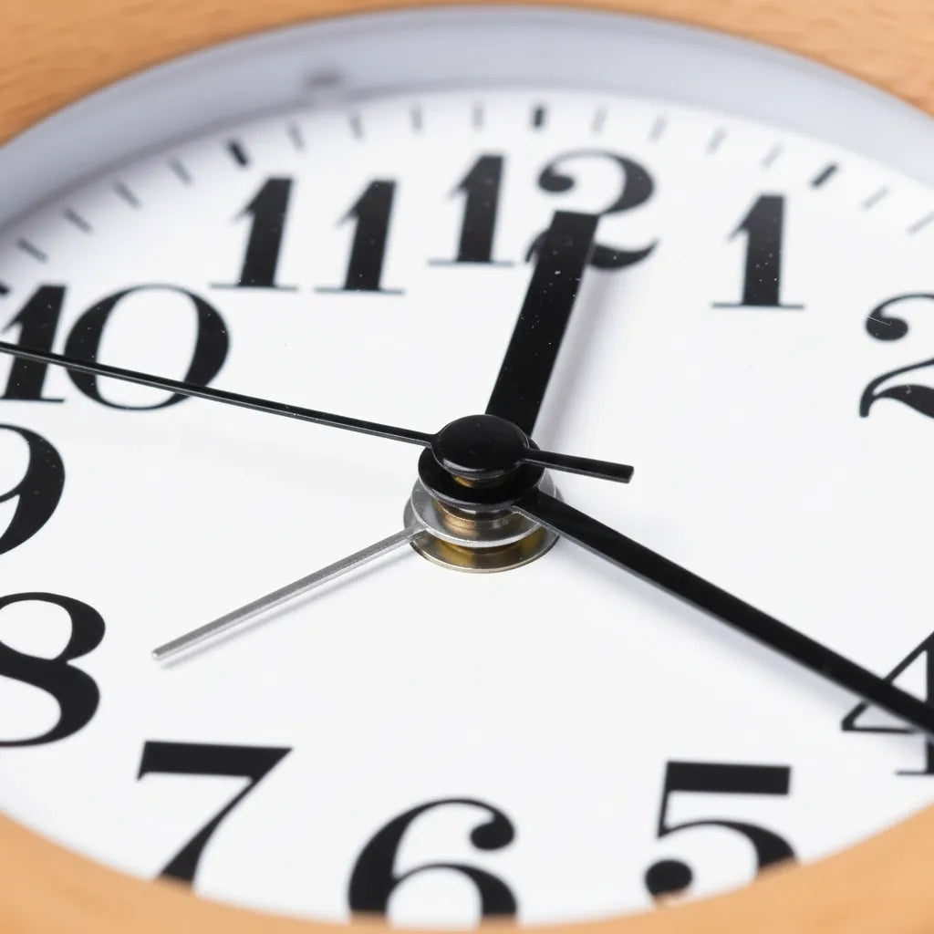 Réveil en Bois à Aiguilles